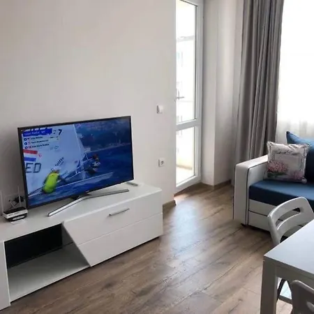 Hot Main Square Newly Built Modern Apartman Burgasz