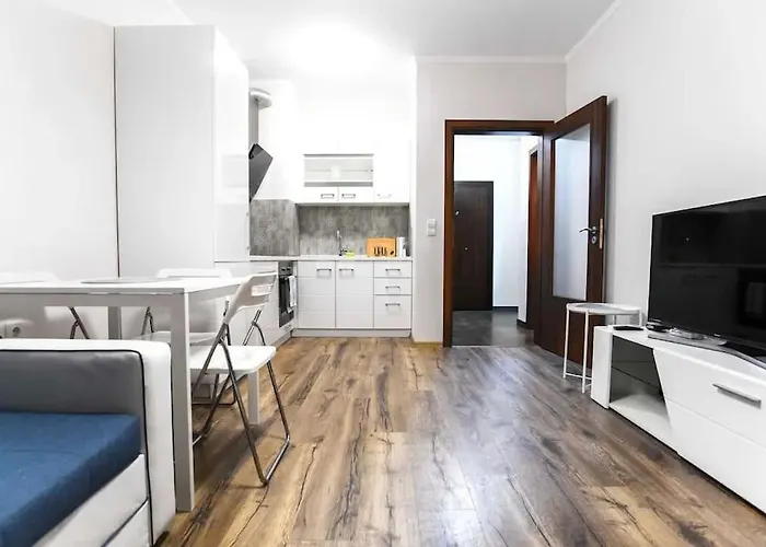 Hot Main Square Newly Built Modern Apartman Burgasz