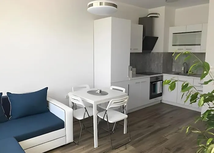 Hot Main Square Newly Built Modern Apartman Burgasz