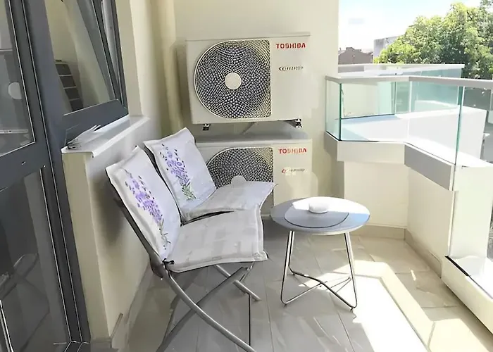 Hot Main Square Newly Built Modern Бургас